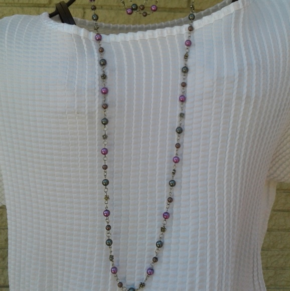 Purple beaded necklace with matching bracelet. - Picture 5 of 5